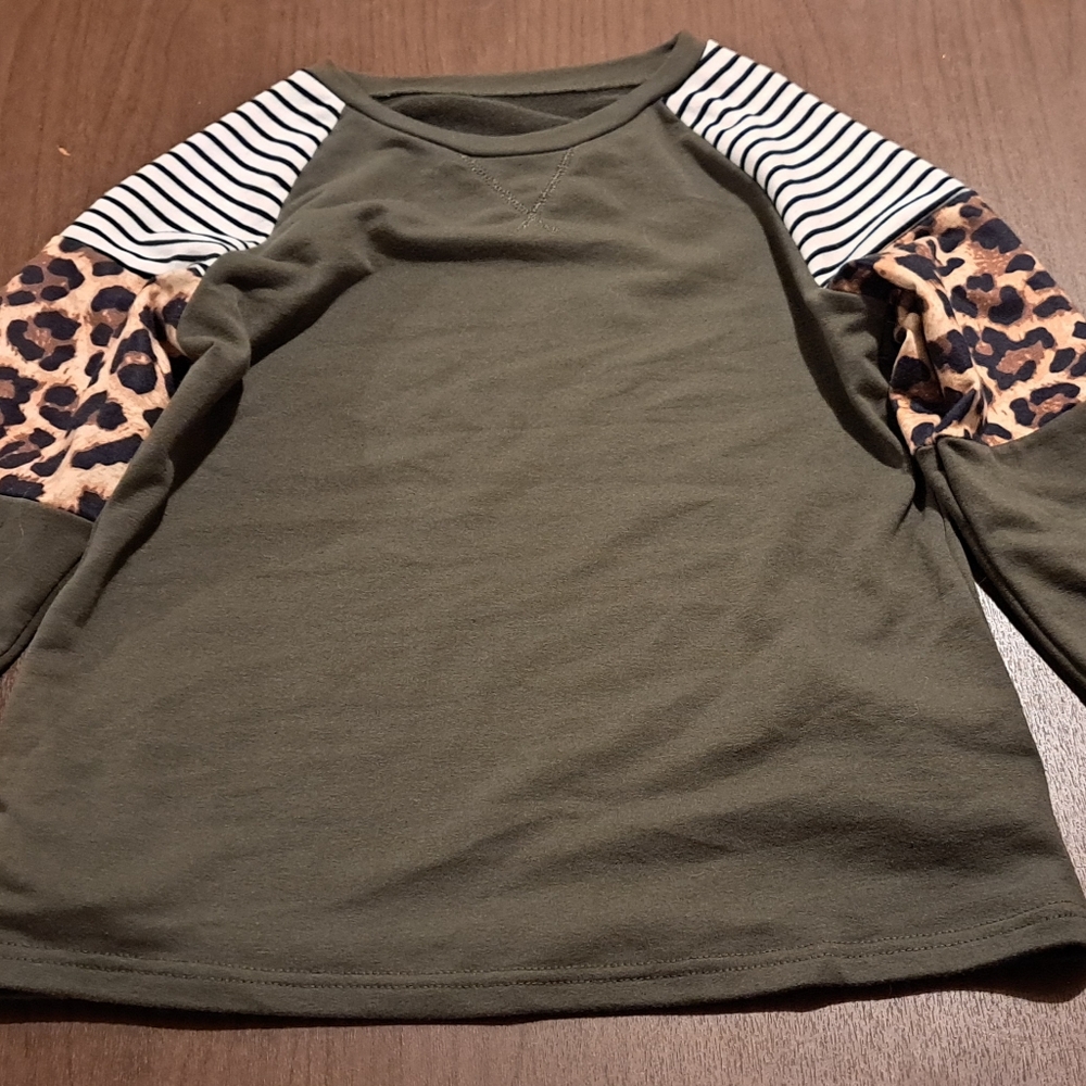 Girls sweater size 14
